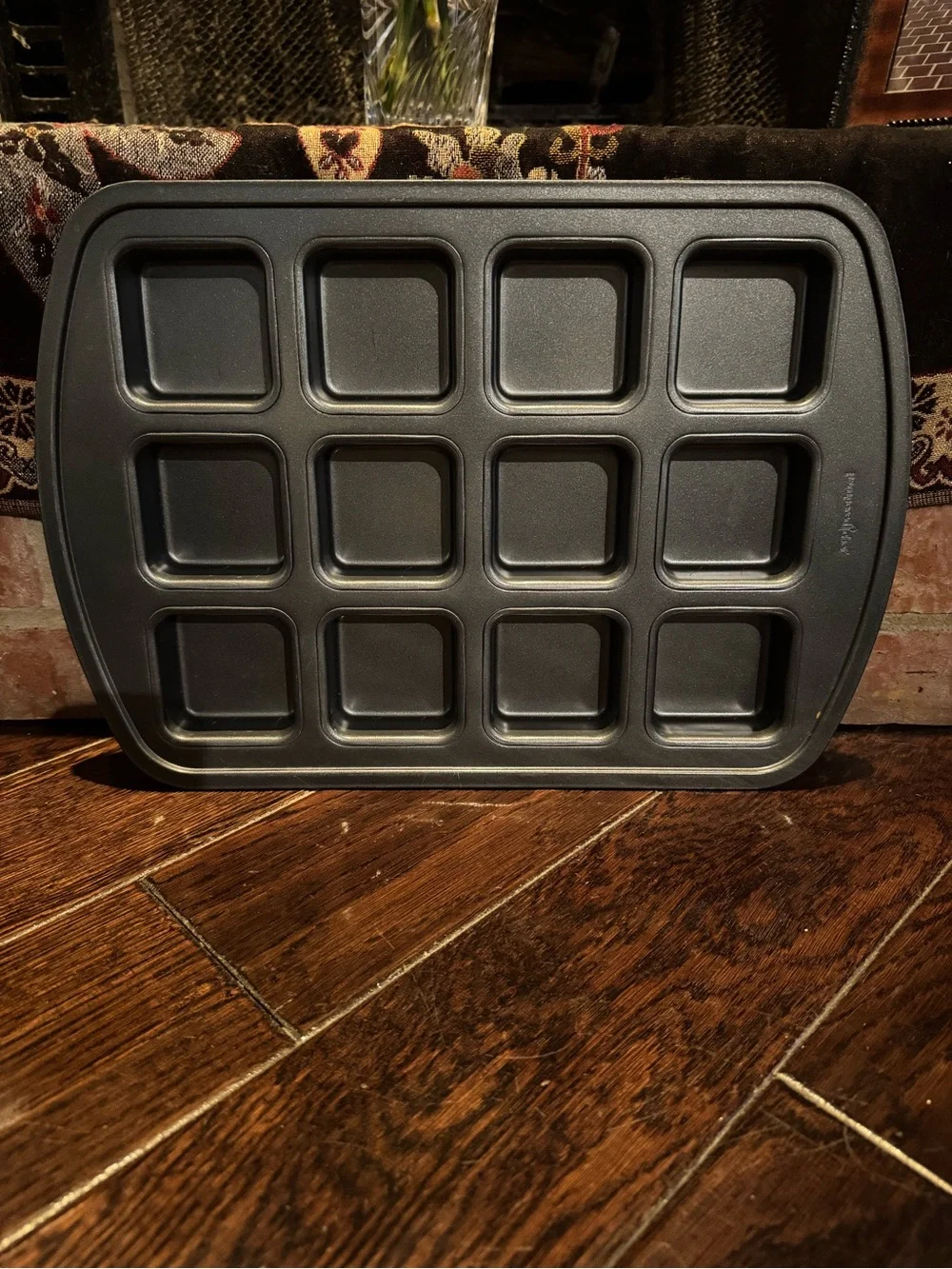 Pampered Chef Nonstick Square Mini Cake and Brownie Pan - Black